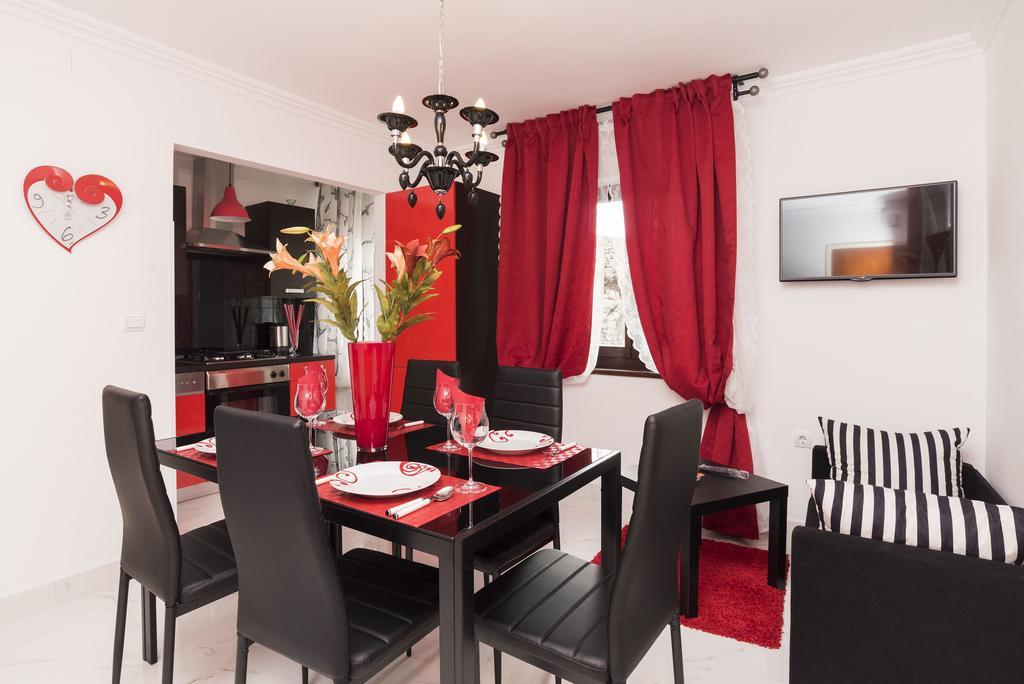 Apartments Paris Umag Pokoj fotografie