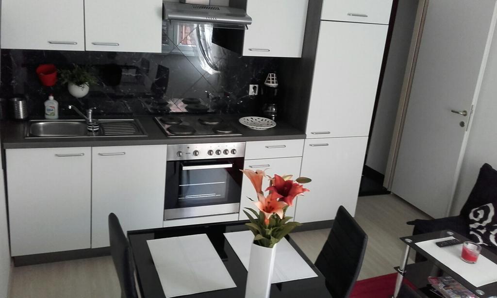 Apartments Paris Umag Pokoj fotografie